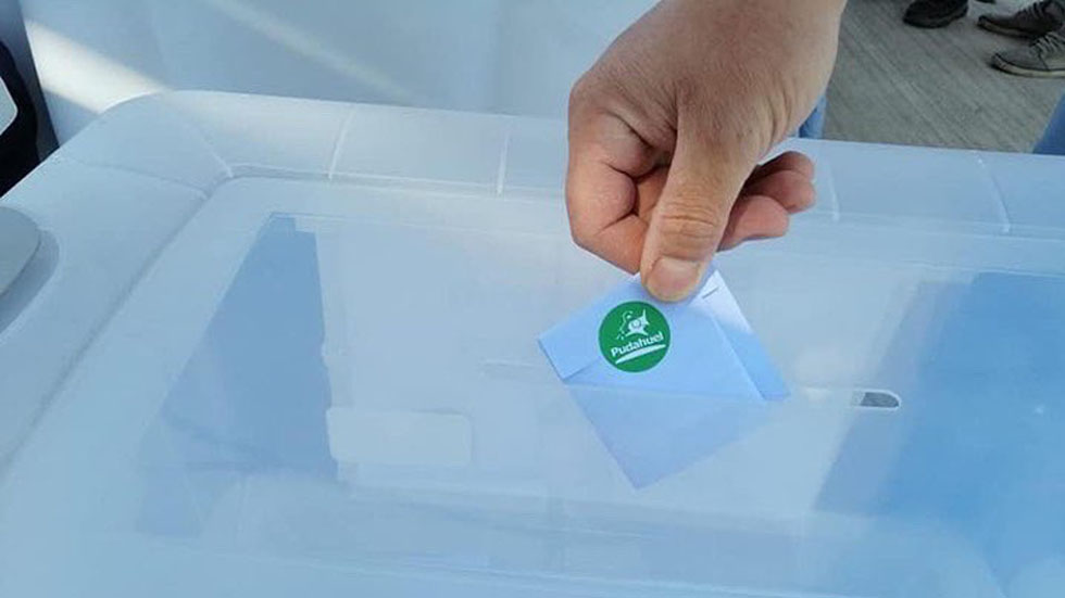 Chilenos opinan en consulta ciudadana sobre nueva Constitución - emision-de-opiniones-sobre-nueva-constitucion-chilena