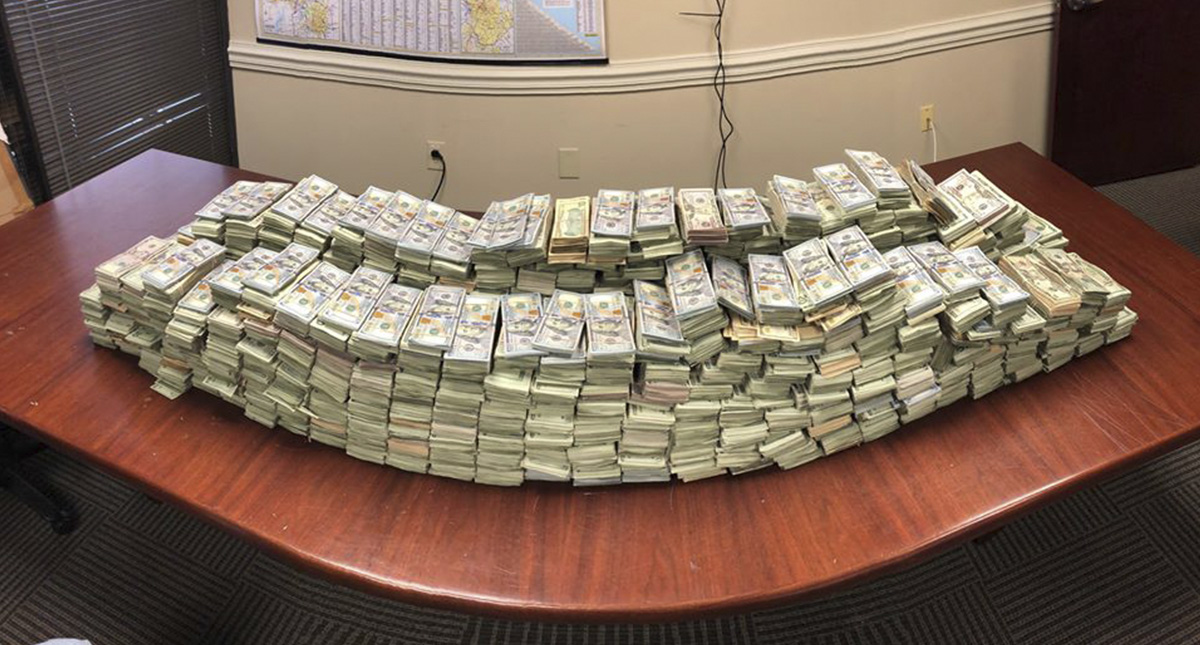 Decomisan en EE.UU. 3 mdd dentro de barriles con carne con destino a México