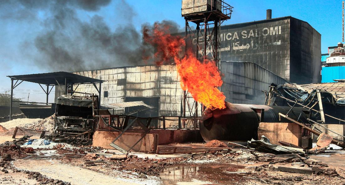 Explosión en fábrica de Sudán deja al menos 24 muertos y 130 heridos