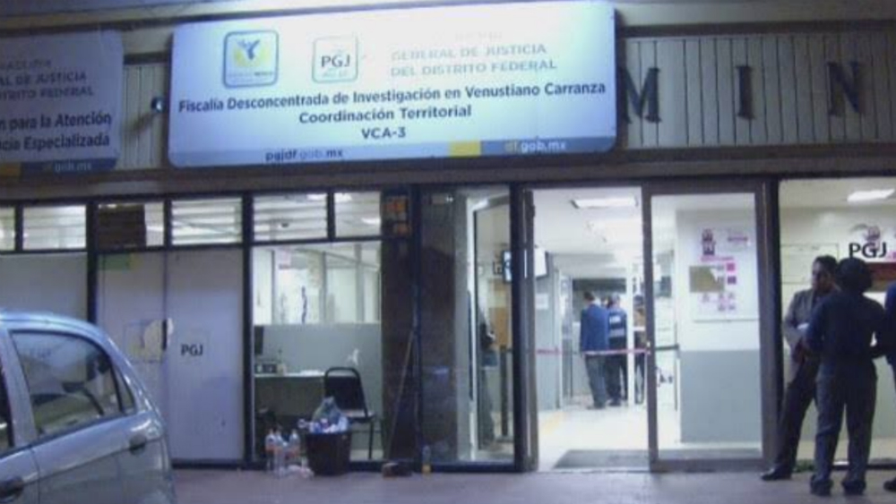 Funcionario de PGJ CDMX se llevó auto institucional a su casa; se lo roban