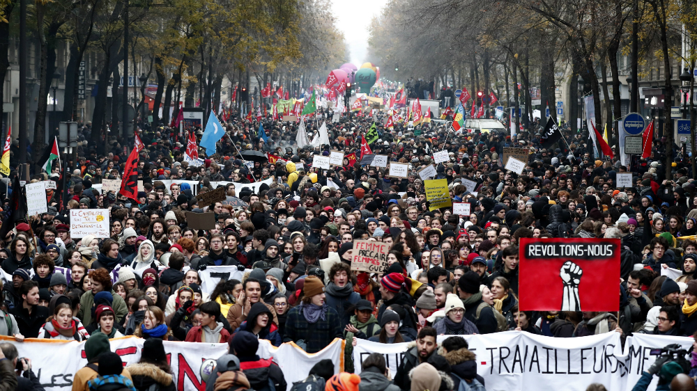 Planes de pensiones en Francia generan huelga general