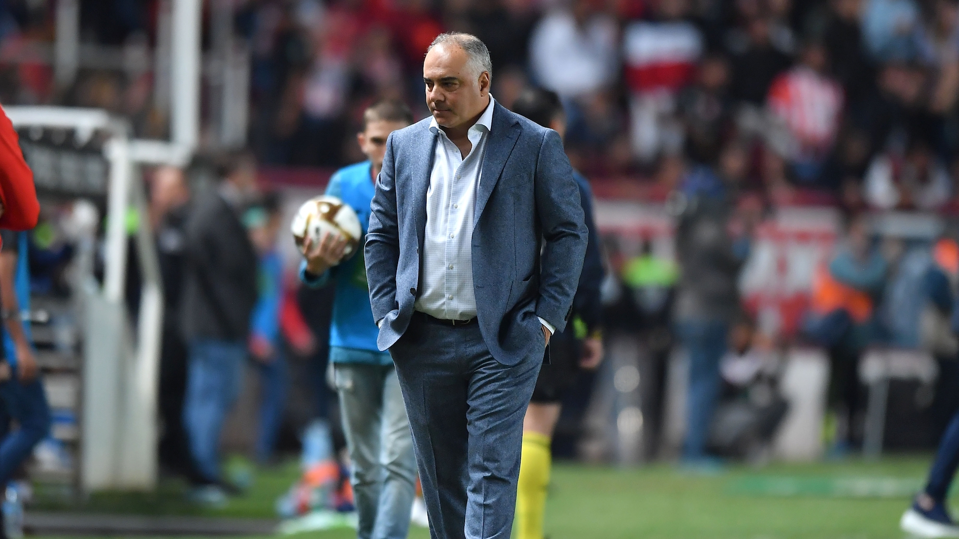 Necaxa oficializa salida de Memo Vázquez