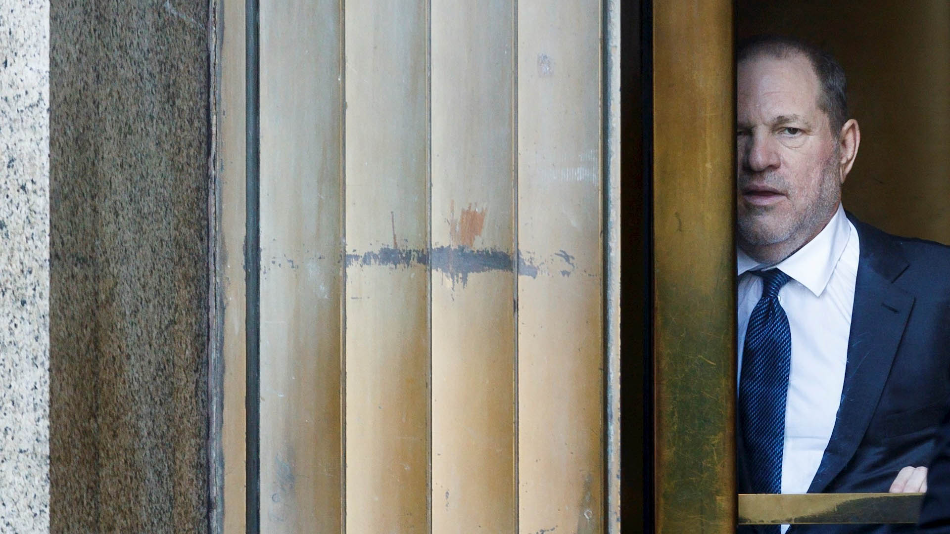 Incrementan fianza de Harvey Weinstein por violar libertad condicional