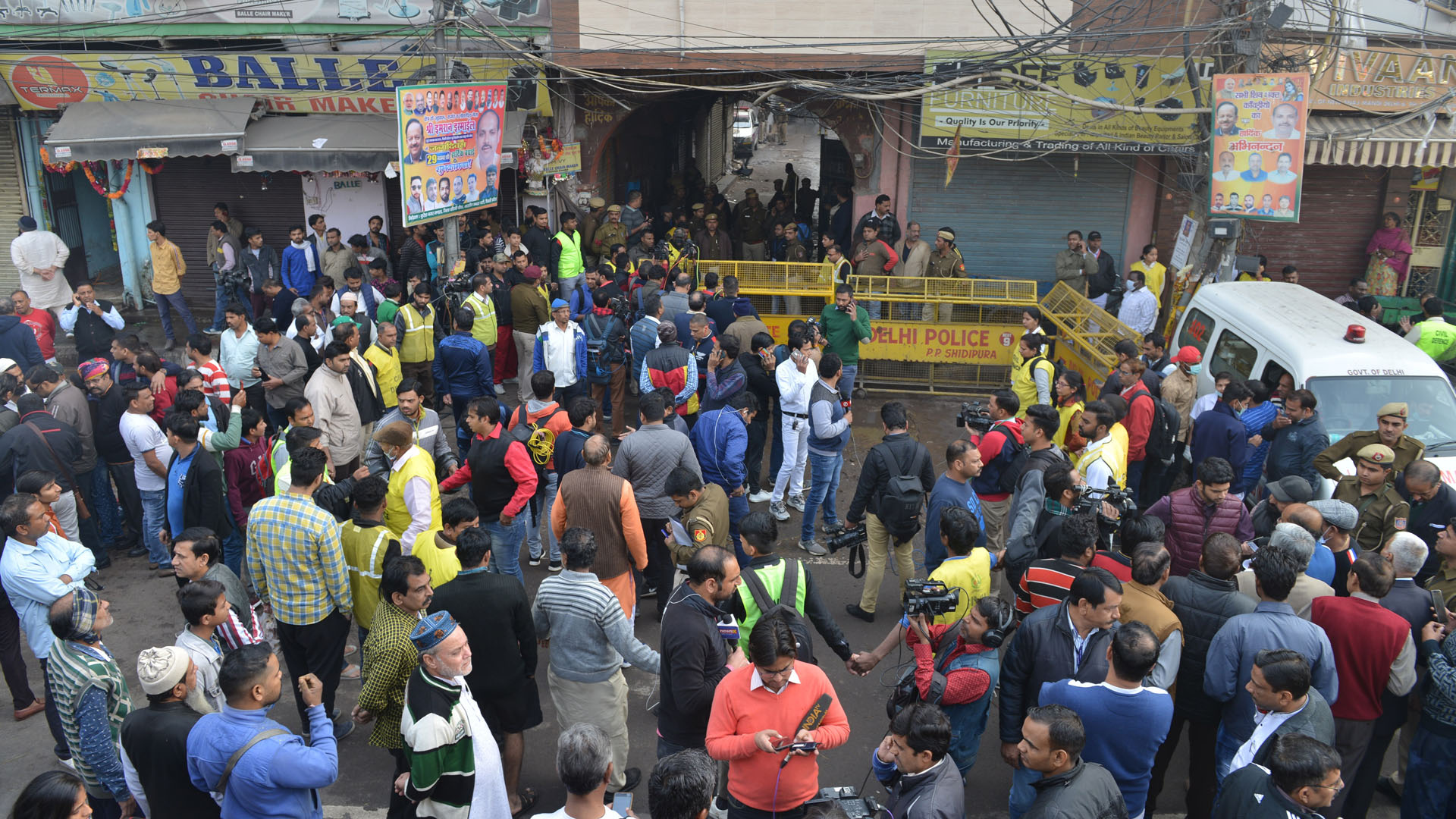 Incendio en fábrica de Nueva Delhi mata a 43 personas - incendio-de-fabrica
