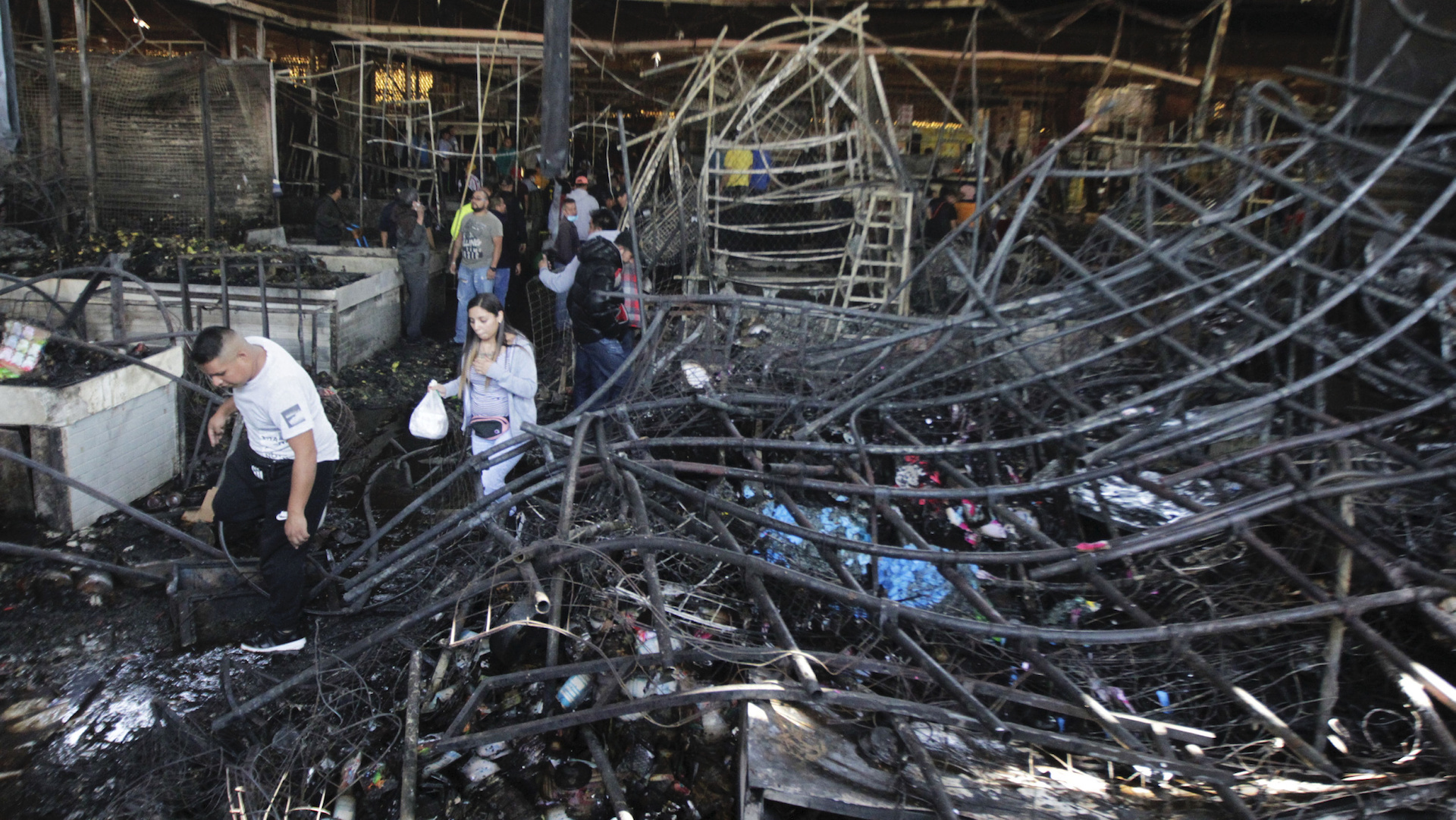 Ayuda económica y reordenamiento, anuncia Sheinbaum para rehabilitar Mercado de La Merced Ayuda económica y reordenamiento, anuncia Sheinbaum para rehabilitar Mercado de La Merced