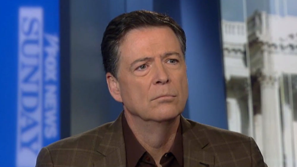 Exdirector del FBI acepta errores en investigación de presunta injerencia rusa