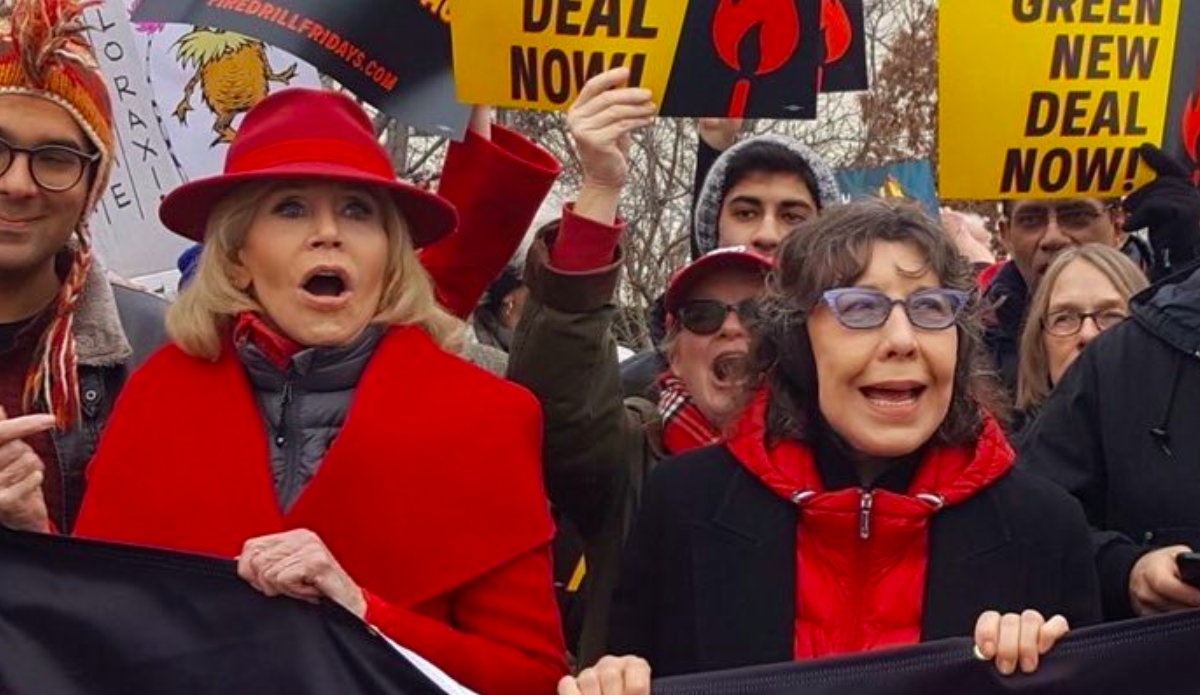 Detienen a la actriz Lily Tomlin durante protesta de Jane Fonda Detienen a la actriz Lily Tomlin durante protesta de Jane Fonda