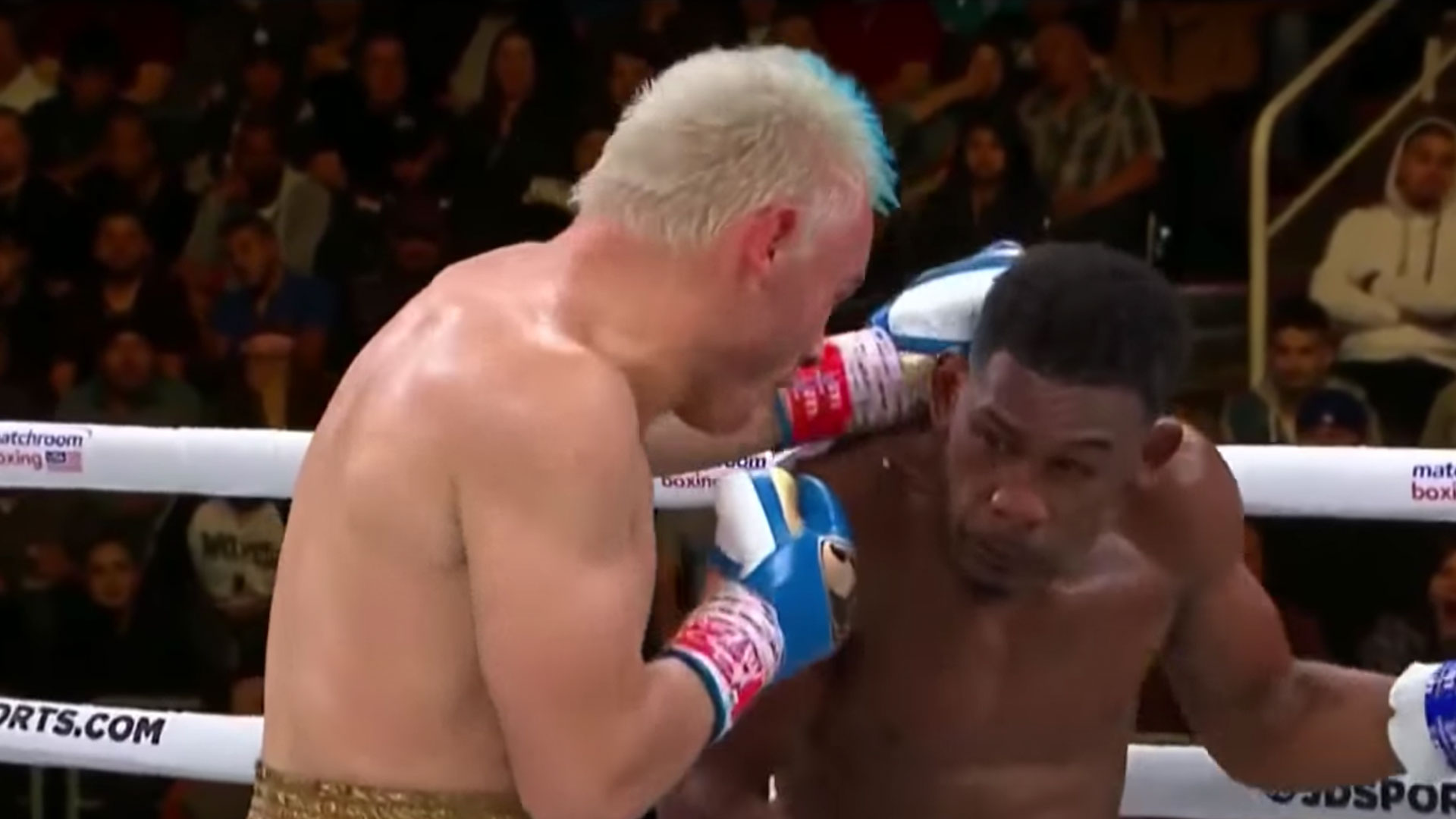 Julio César Chávez Jr. no pudo continuar por lesión y perdió ante Jacobs