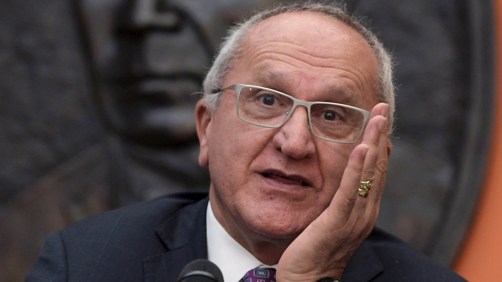 Jesús Seade ‘atrapado’ en Hong Kong por crisis de transporte tras coronavirus