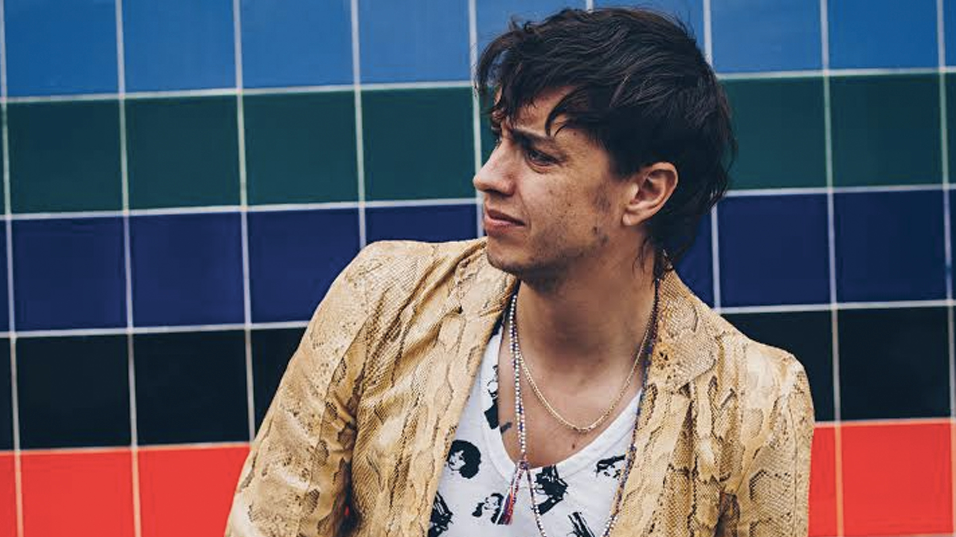 #Video Julian Casablancas realiza cover de ‘Under Pressure’ en concierto