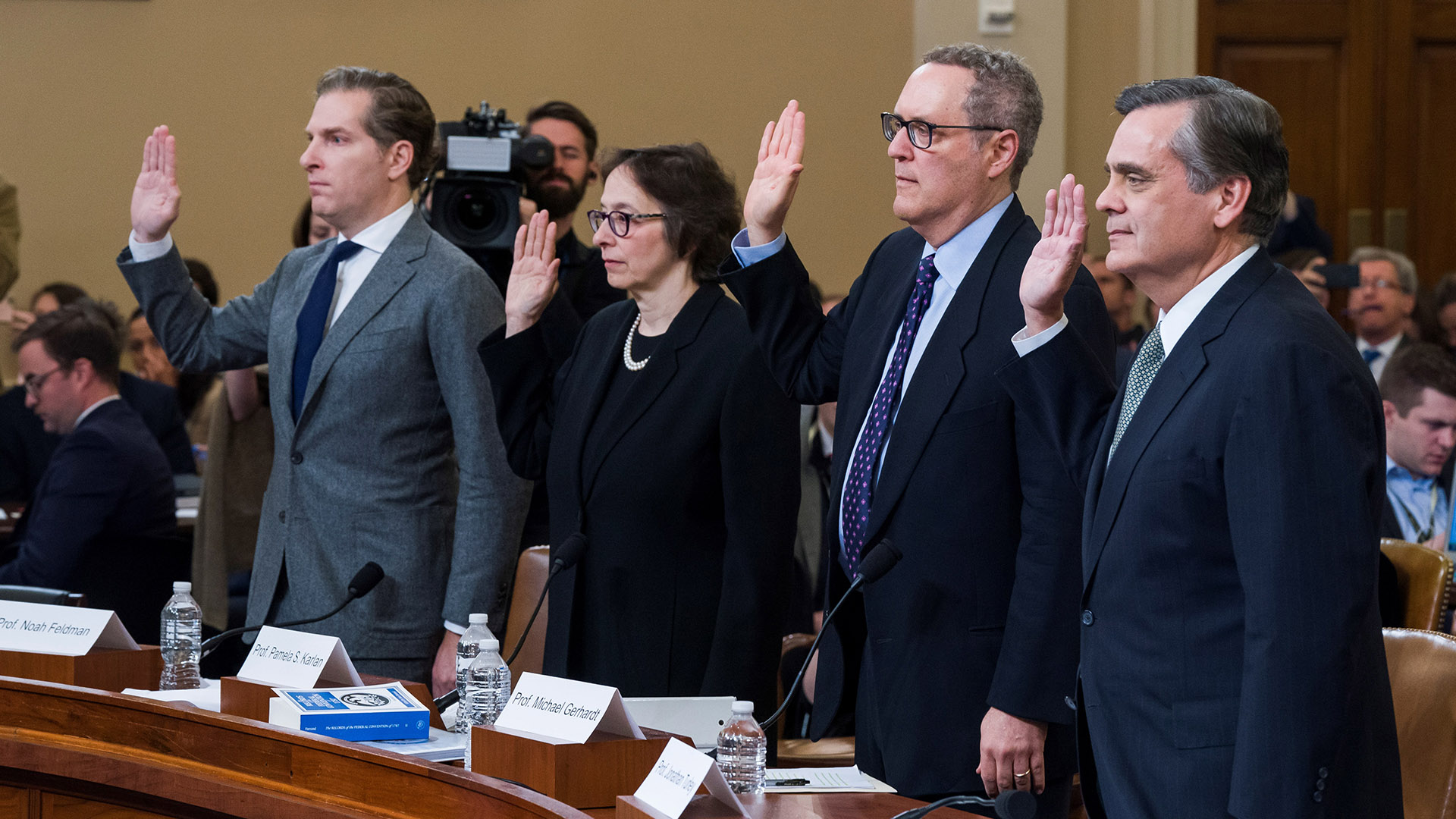 Juristas coinciden en que Trump abusó de su poder en caso Ucrania