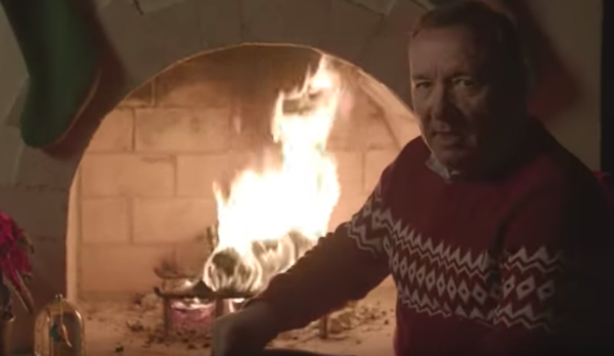 #Video El polémico mensaje navideño de Kevin Spacey