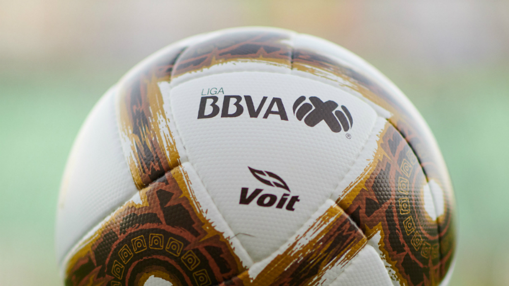 Suspenden saludo de mano en partidos de Liga MX por coronavirus