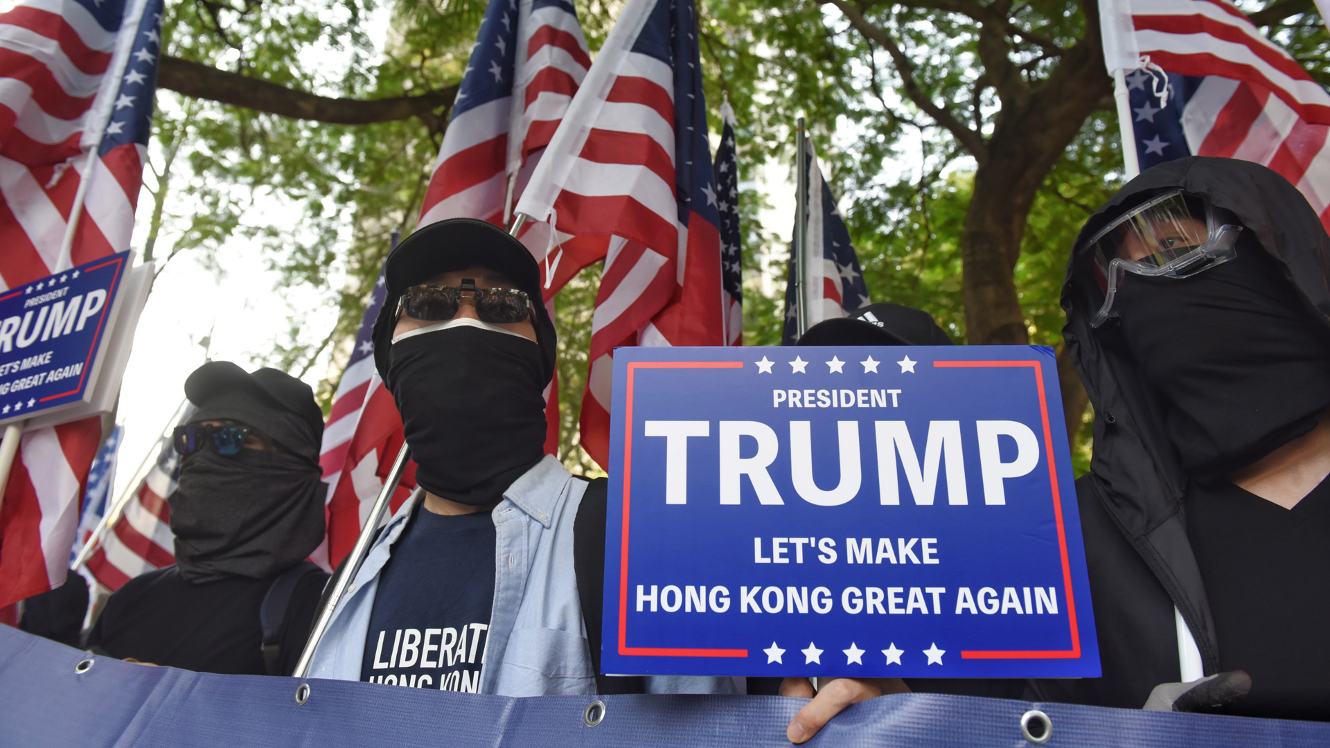 Policía de Hong Kong vuelve a usar gases lacrimógenos contra manifestantes - manifestacion-de-agradecimiento-a-eeuu