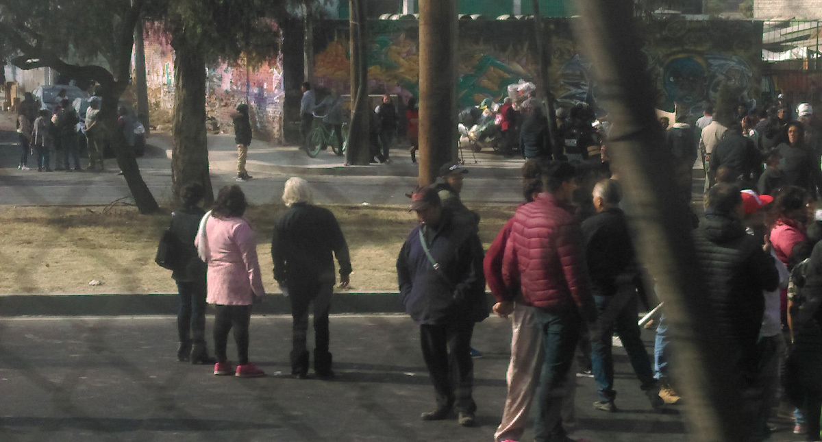 Liberan bloqueo en Calzada Zaragoza; vecinos piden atención por afectaciones tras incendio