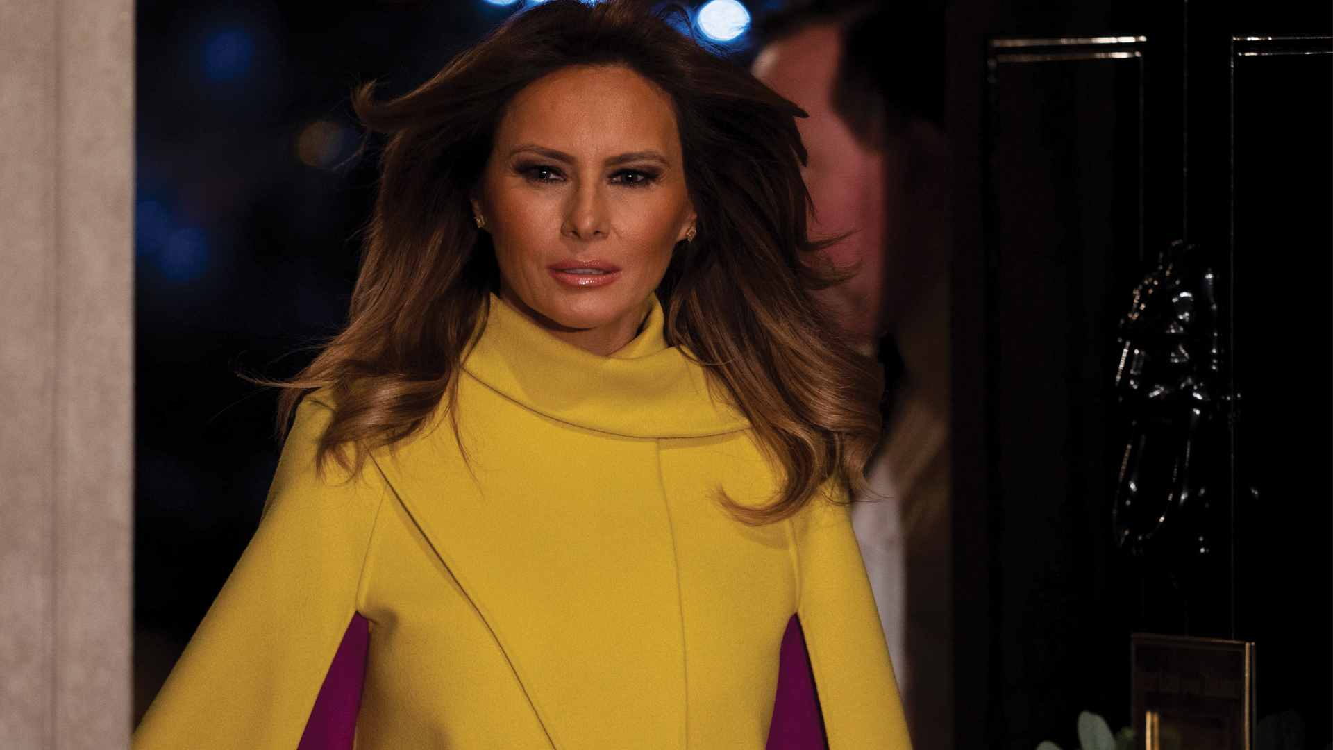 Melania Trump defiende a su hijo Barron y arremete contra profesora
