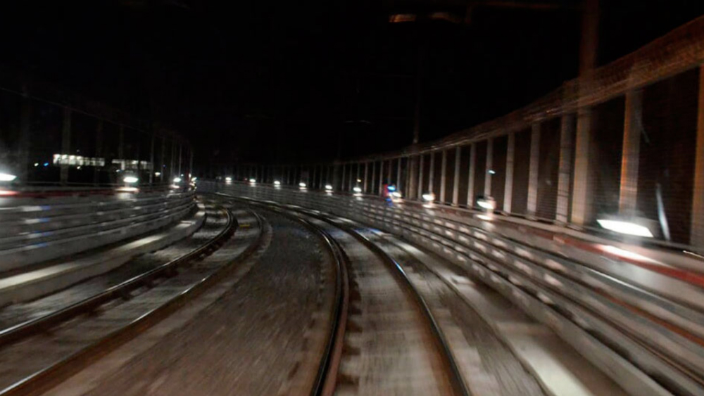 Detienen a hombre que intentaba robar cable en el Metro