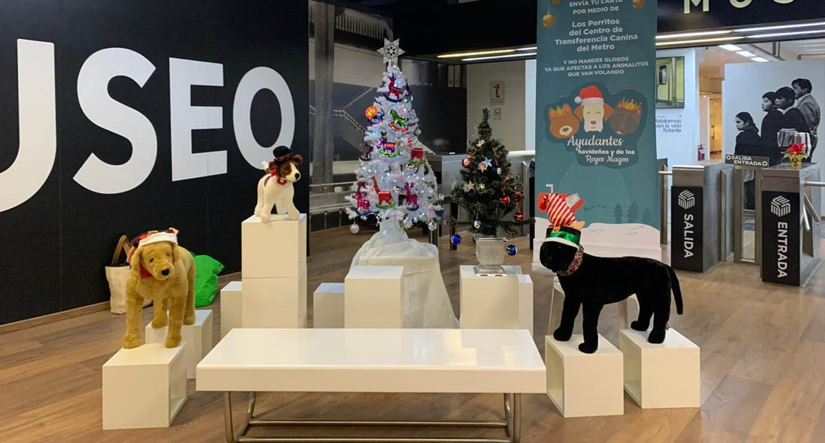 Perros del Metro llevarán cartas de niños a Santa Claus y los Reyes Magos