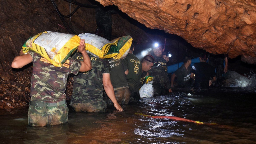Muere militar que participó en rescate de niños de cueva de Tailandia
