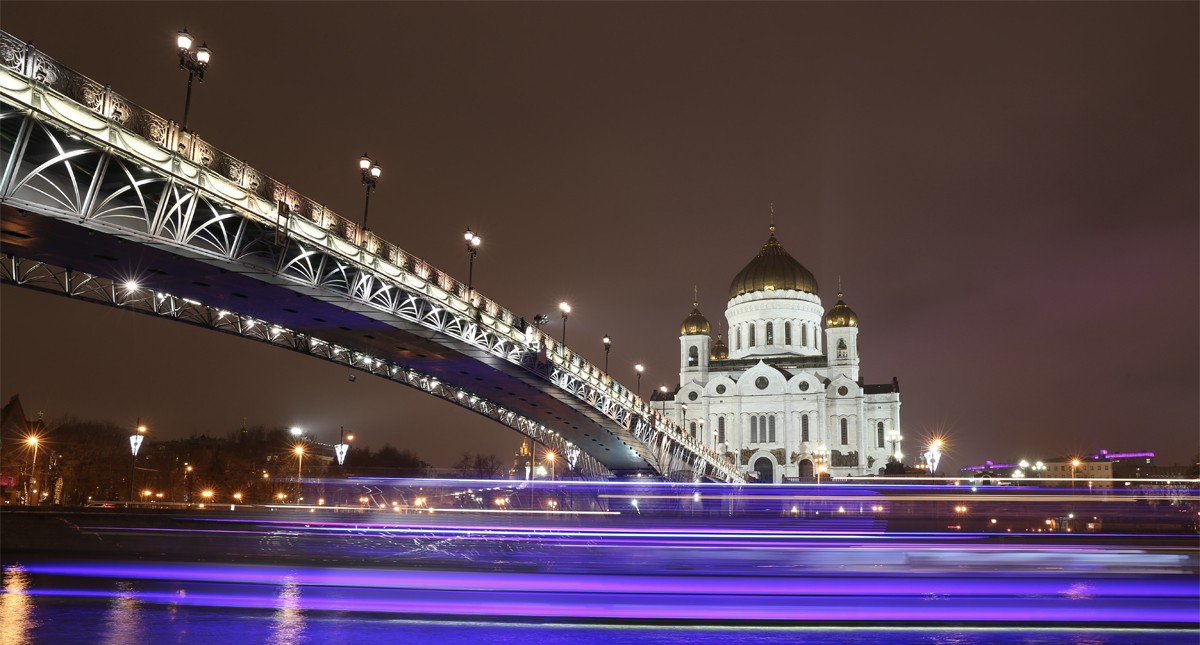 Resultan falsas amenazas de bombas en catedral y centro comercial de Moscú