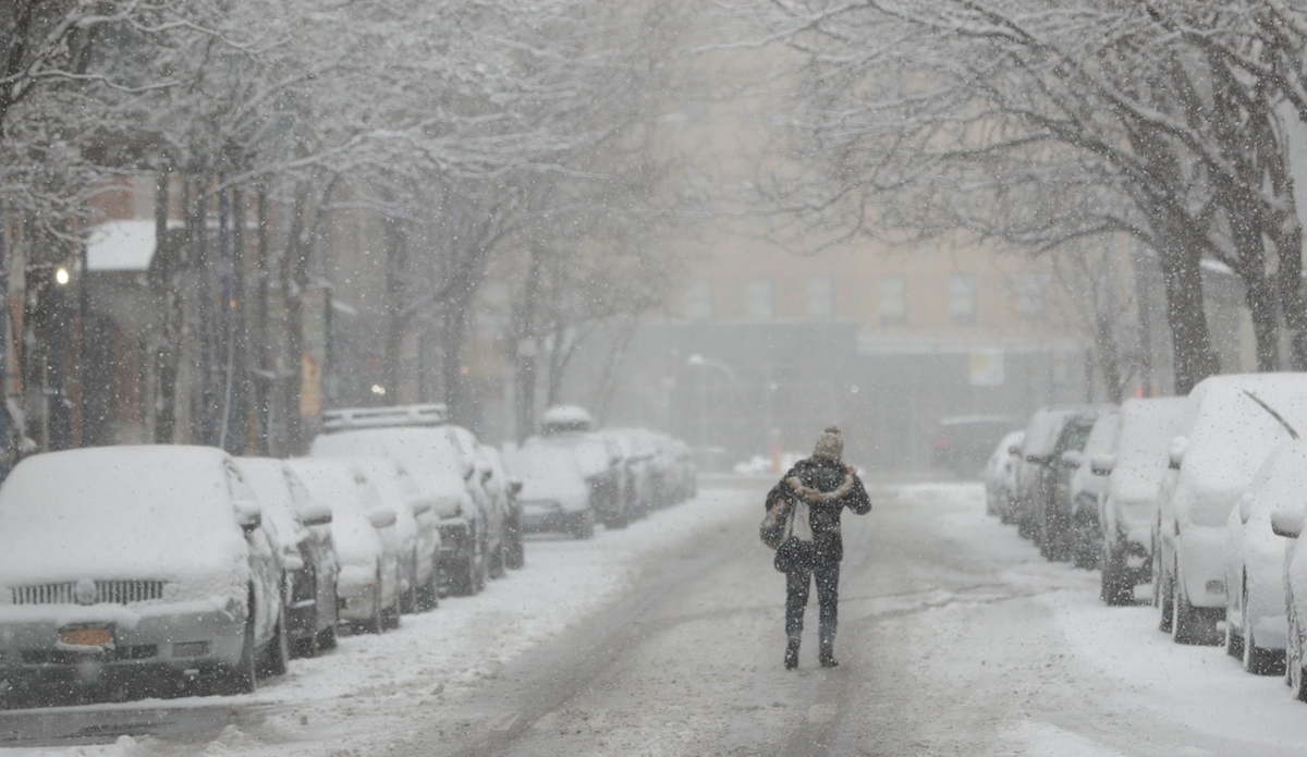 Alerta en carreteras de Nueva York por intensa nevada