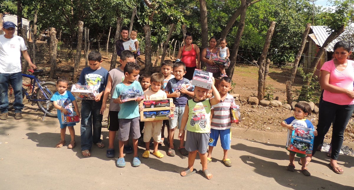 Así se celebra la Navidad en el mundo - ninos-migrantes