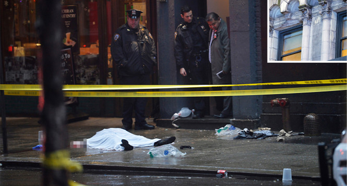Muere mujer en Times Square al caerle escombros de edificio