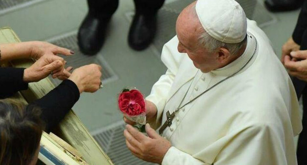 Depositan cenizas de niño en el Vaticano porque quería "estar junto al papa" - papa-francisco-1
