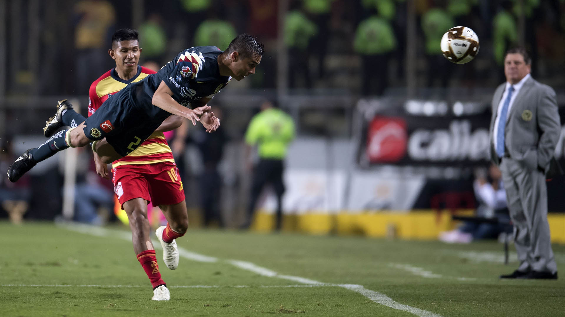 América cae 2-0 ante Monarcas y deberá remontar en el Azteca - partido-monarcas-america-liga-mx