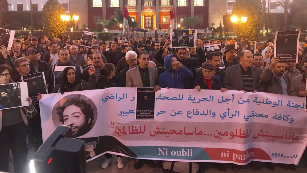 Piden liberación de periodista marroquí encarcelado por tuit