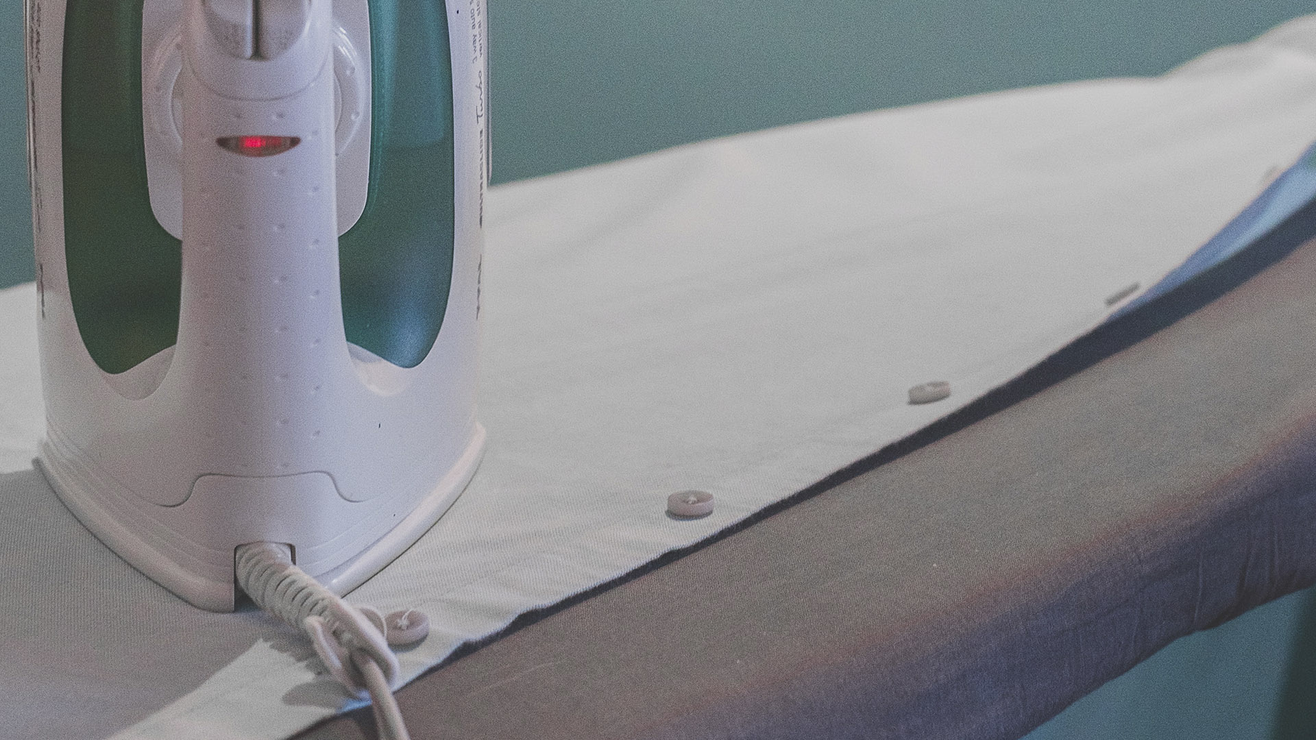 Niño de 12 años muere en Culiacán al planchar su ropa