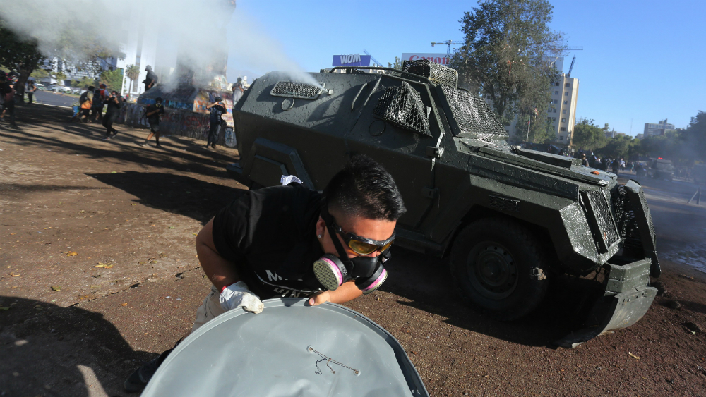 Conmoción en Chile por hombre que murió electrocutado en manifestación