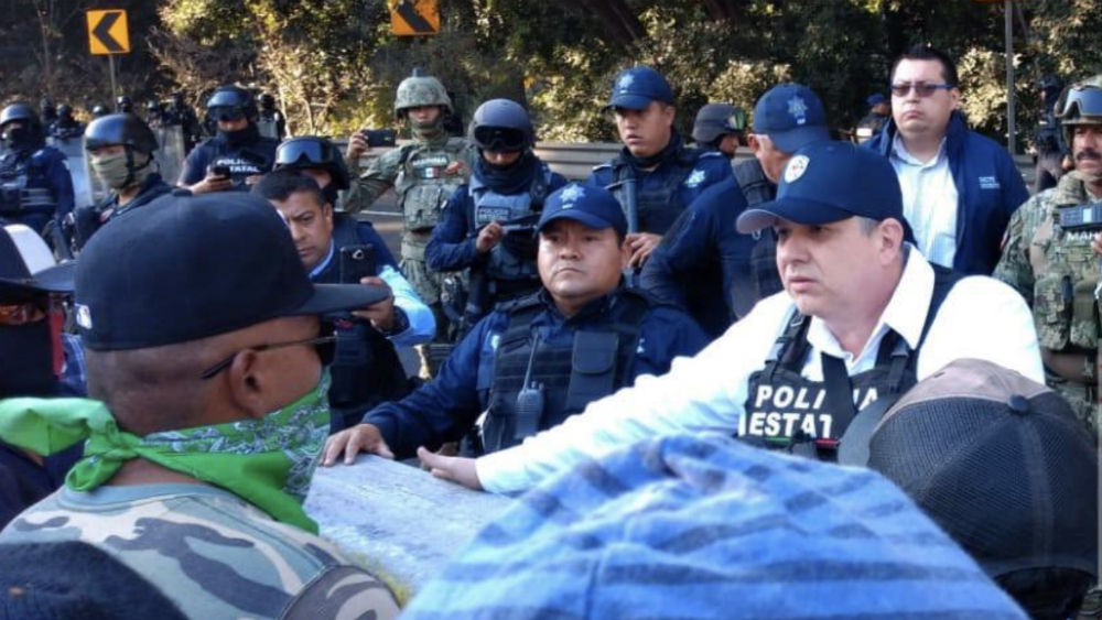 Pobladores levantan bloqueo en autopista Puebla-Veracruz