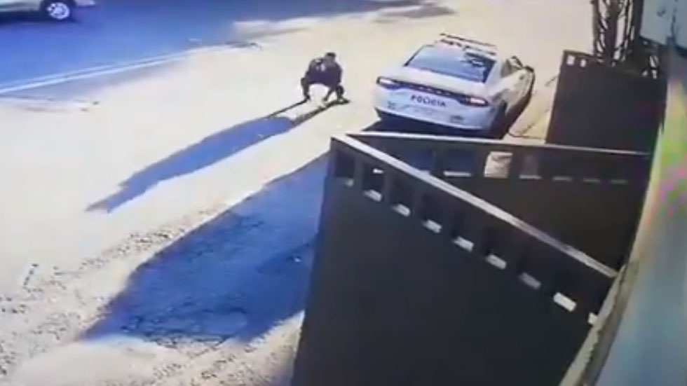 #Video Policía repele agresión de ladrones de casas en Ciudad de México