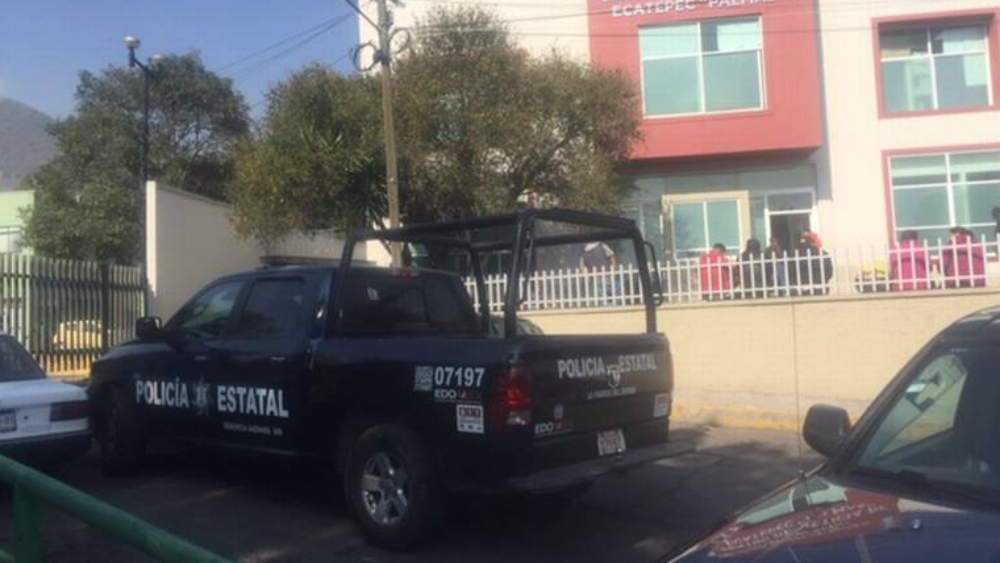 Detienen por robo a tres presuntos policías del Estado de México