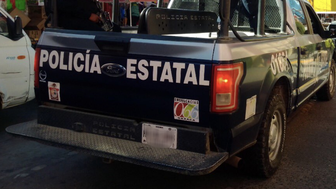 Indemnizan a familias de policías a mes y medio de su muerte en Oaxaca