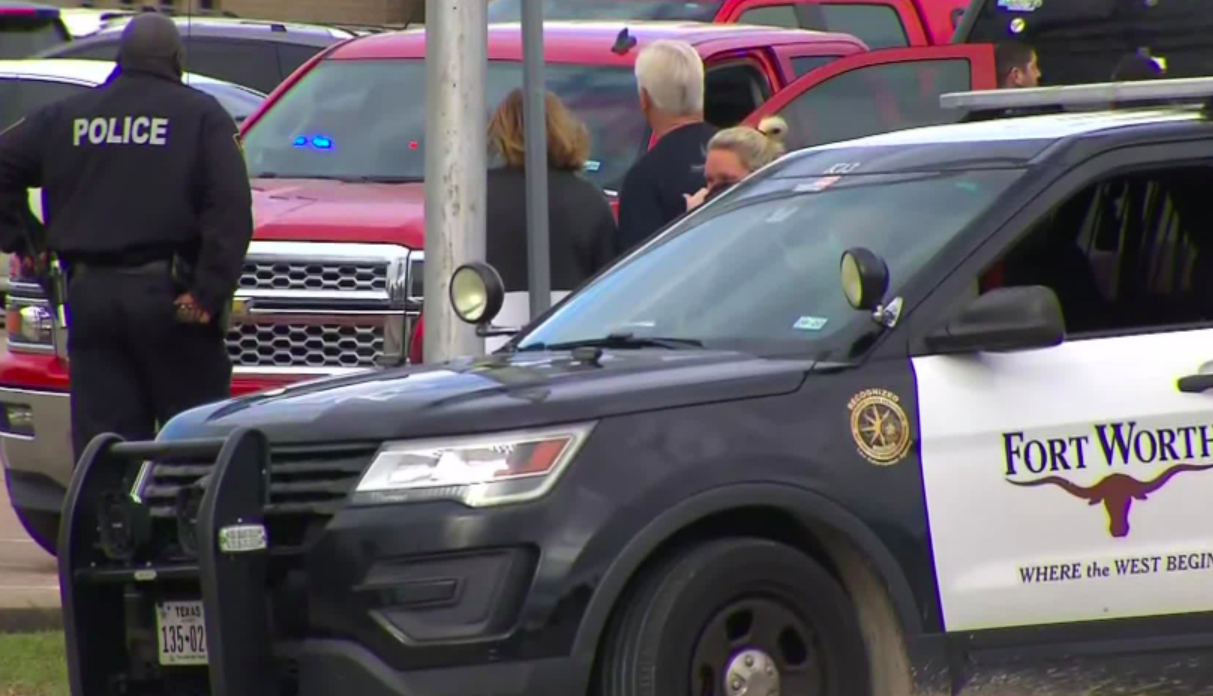 Tiroteo en iglesia de Texas deja dos muertos y un herido