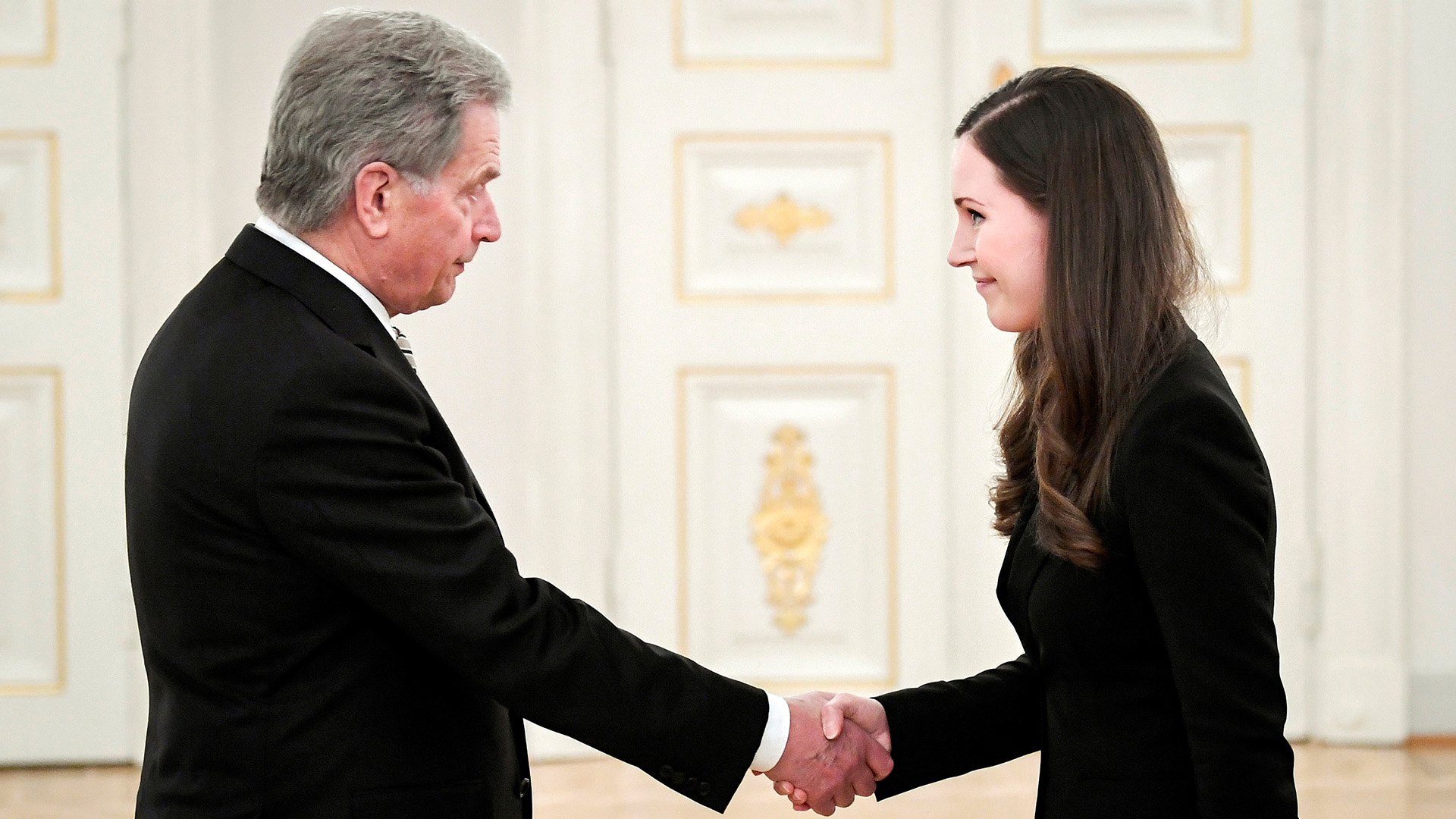 Finlandia inviste a la primera ministra más joven del mundo