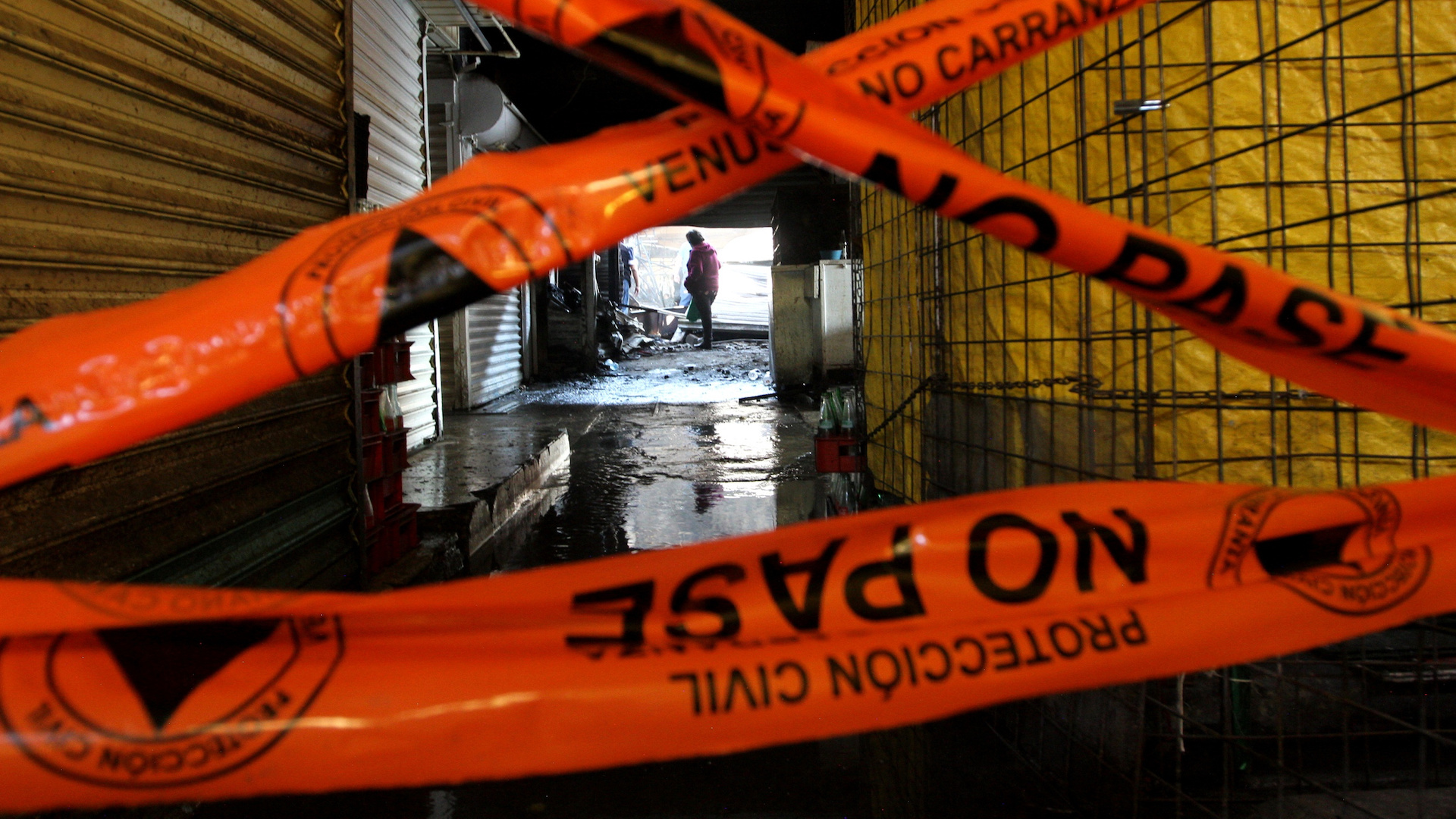Incendio en La Merced deja dos muertos y cientos de locales dañados Incendio en La Merced deja dos muertos y cientos de locales dañados