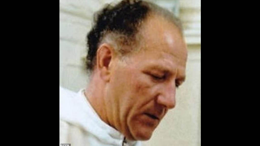 Joven mata a sacerdote que presuntamente abusó de él y de su padre - sacerdote-francia-asesinado-joven