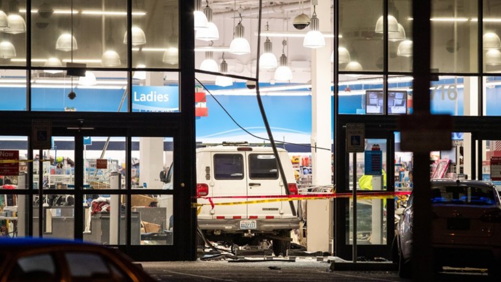 Conductor de camioneta arrolla a 11 personas en Estados Unidos