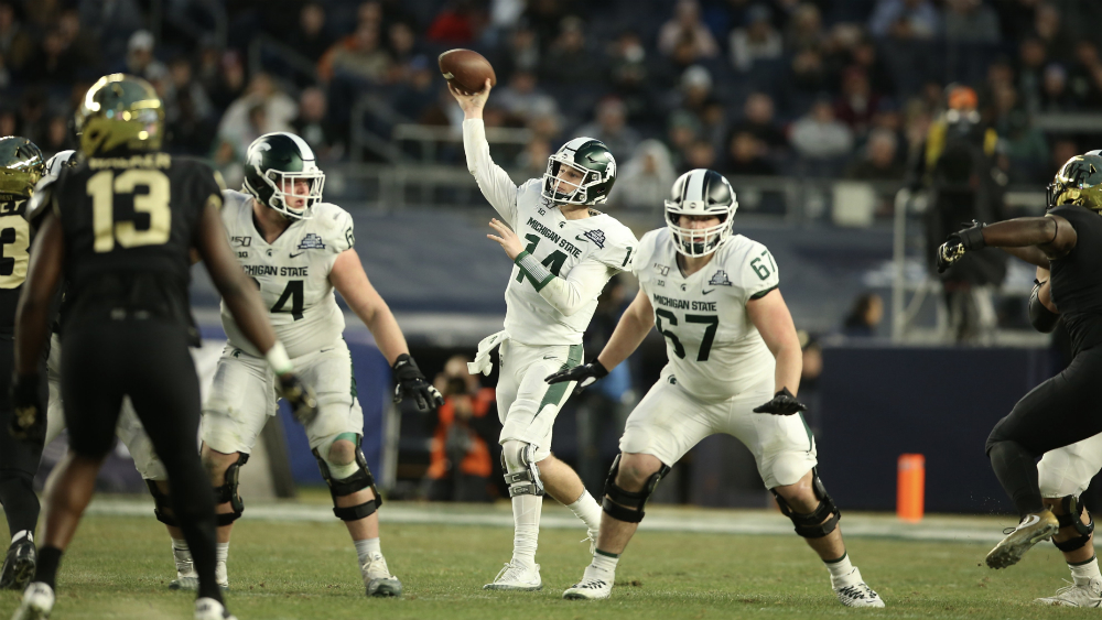 Michigan State se llevó el Tazón Pinstripe en el Yankee Stadium