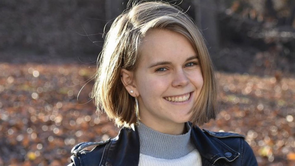 Buscan en EE.UU. a un joven de 14 años por el asesinato de una universitaria