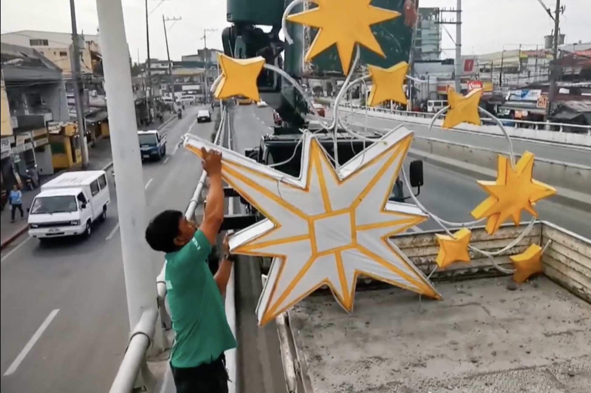 Miles de evacuados ante la llegada del tifón Kammuri en el oeste de Filipinas