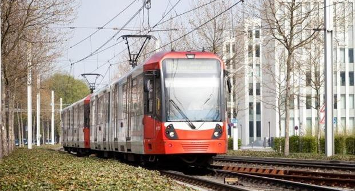 Pasajeros logran detener tranvía sin control y a toda velocidad en Alemania