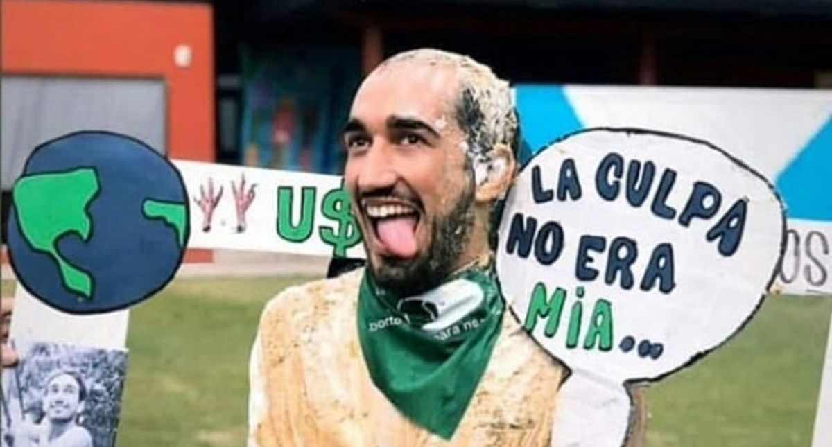 #Viral Estudiante deberá hacer de nuevo la tesis por burlarse de protesta “Un violador en tu camino” #Viral Estudiante deberá hacer de nuevo la tesis por burlarse de protesta “Un violador en tu camino”