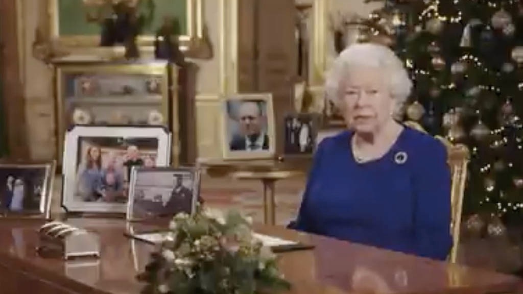 La reina Isabel II pide avanzar hacia la reconciliación