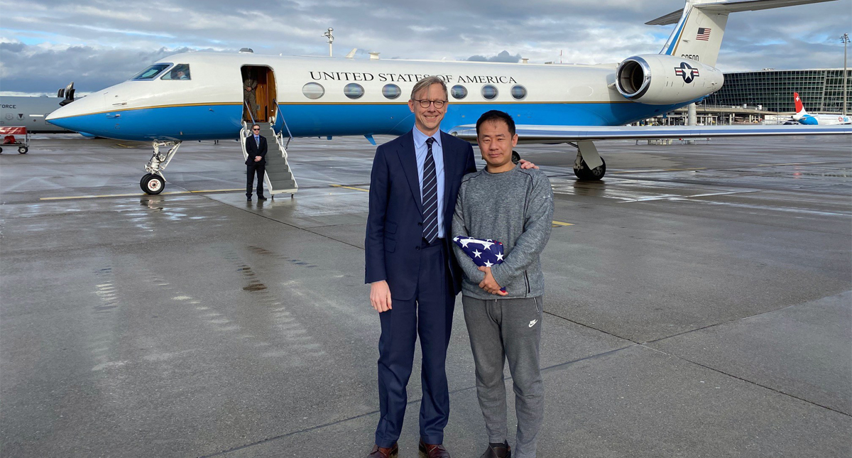 Trump afirma a Irán que pueden “hacer un trato juntos”, tras intercambiar presos