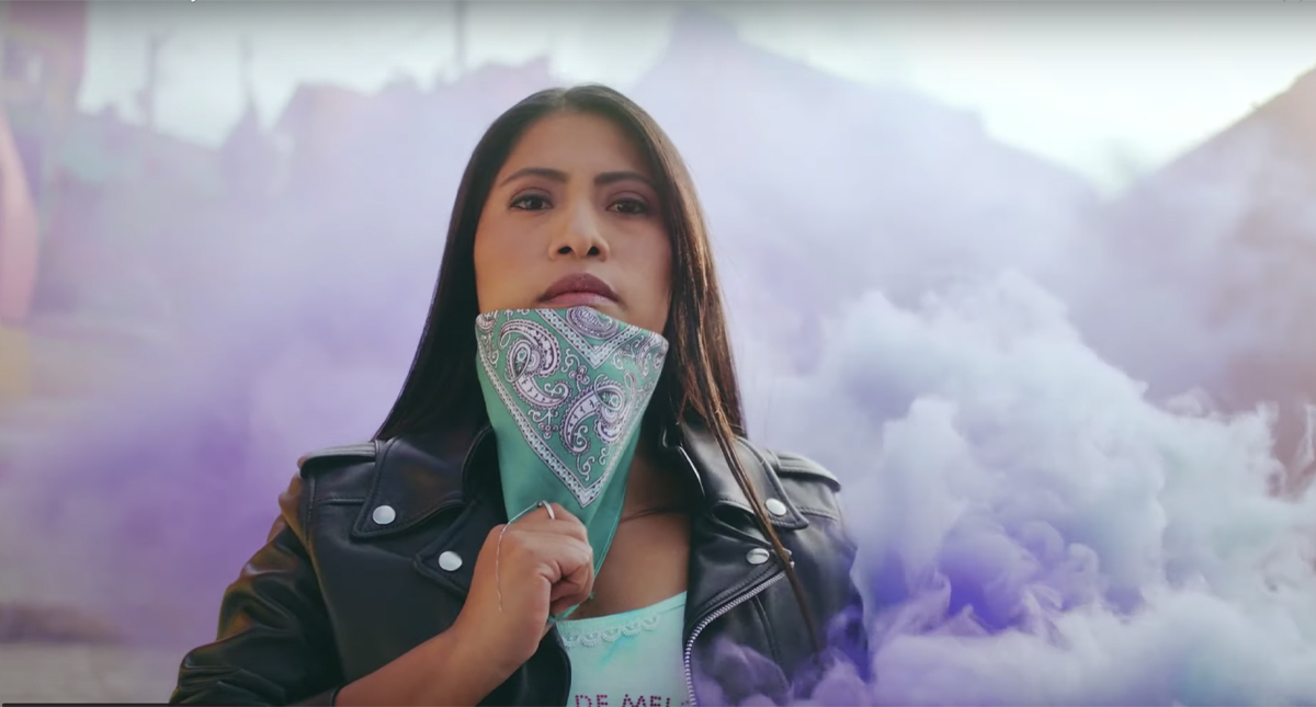 Yalitza Aparicio reaparece en videoclip de Mon Laferte