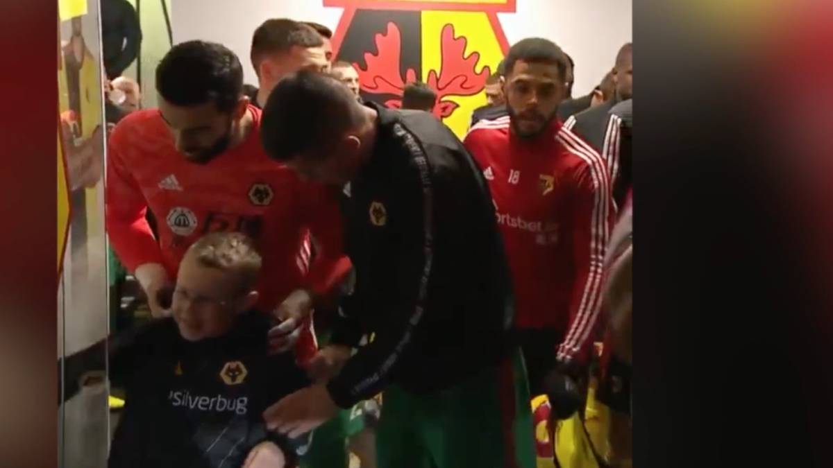 #Video Rui Patrício regala su chamarra a niño que temblaba de frío